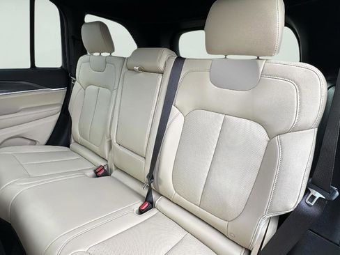 New 2025 Jeep Grand Cherokee Limited w/ Luxury Tech Group II AWD/4WD image 25
