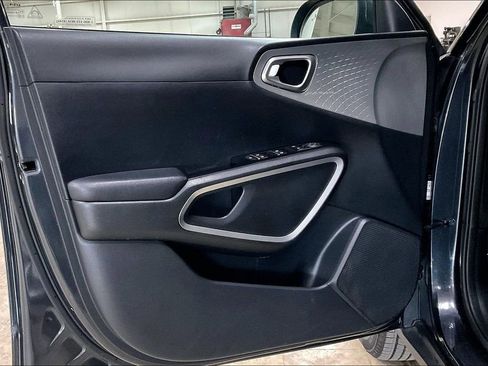 Used 2024 Kia Soul LX w/ LX Technology Package image 21