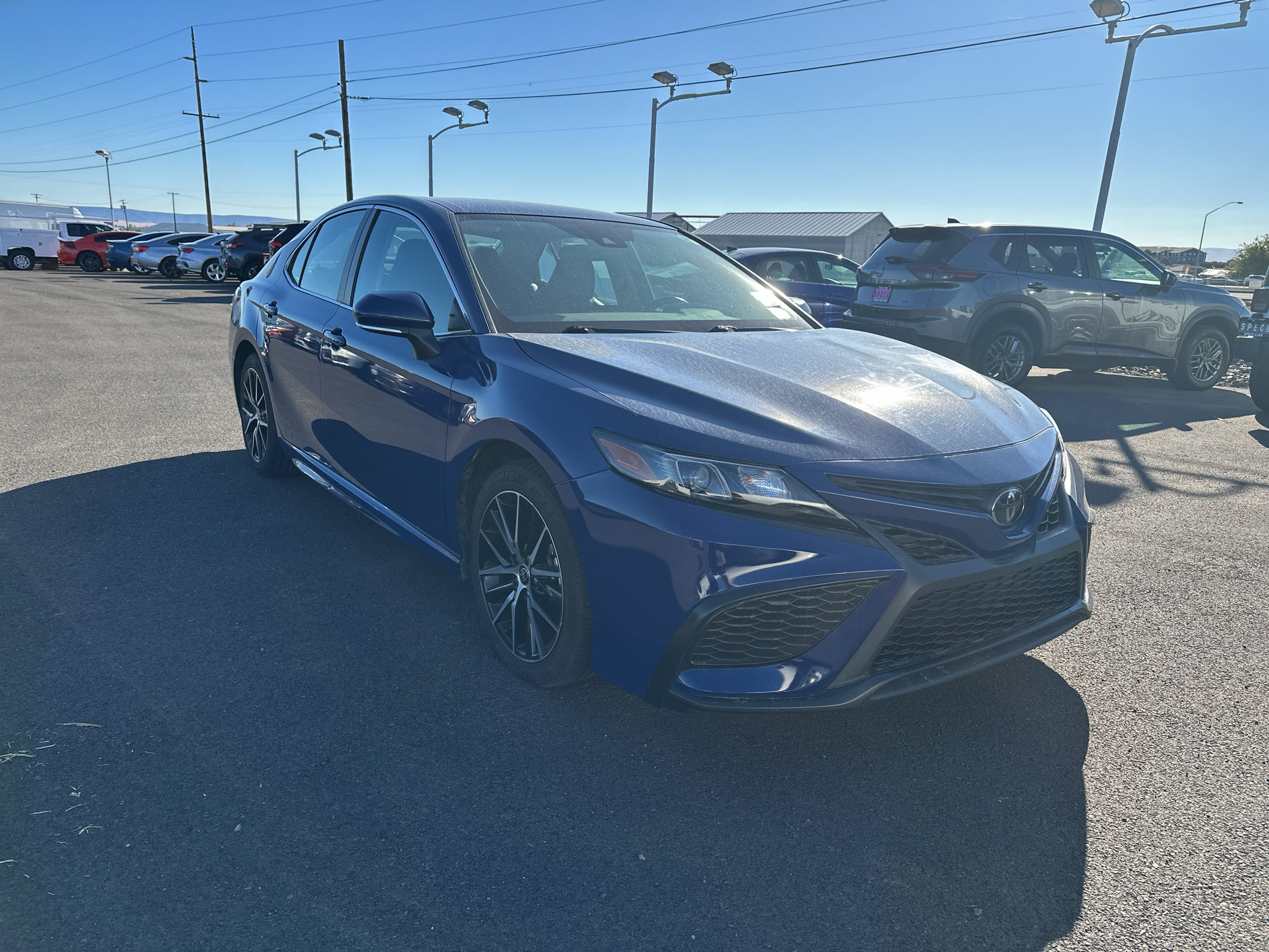 Used 2024 Toyota Camry SE FWD image 7