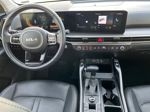 Used 2024 Kia Sorento EX w/ Panoramic Sunroof Package FWD image 24