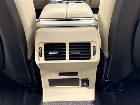 Used 2019 Land Rover Range Rover Velar S image 31