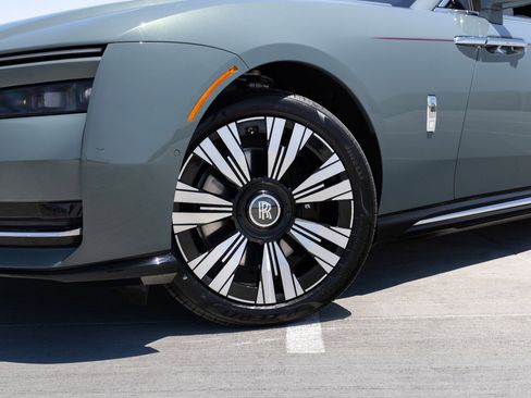 Used 2024 Rolls-Royce Spectre w/ Spectre Launch Package AWD/4WD image 9