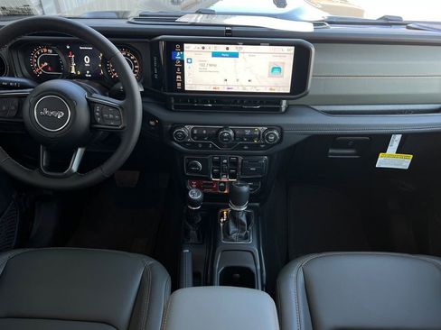 New 2026 Jeep Gladiator Mojave image 13