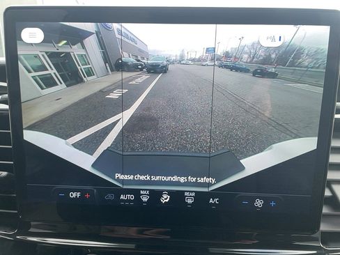 Used 2023 Ford Transit 350 XLT image 13