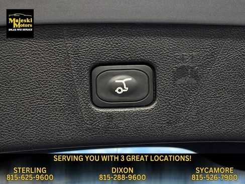 Used 2023 Ford Edge Titanium w/ Cold Weather Package image 34