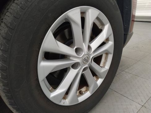 Used 2016 Nissan Rogue SV AWD/4WD image 31