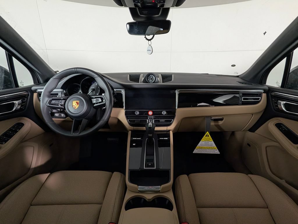 Certified 2026 Porsche Macan AWD/4WD image 20
