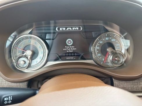 Used 2019 RAM 1500 Limited AWD/4WD image 45
