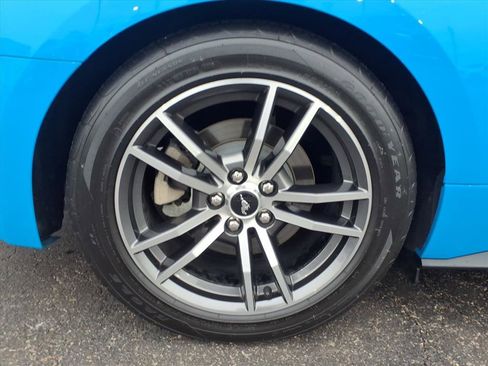 Used 2017 Ford Mustang Coupe image 24