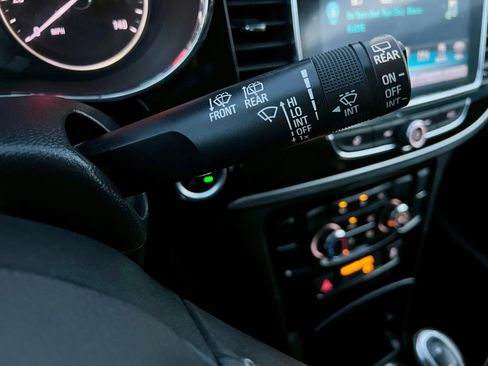 Used 2021 Buick Encore Preferred image 21