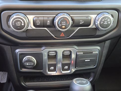 Used 2020 Jeep Wrangler Sport S image 21