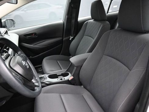Used 2025 Toyota Corolla LE image 13