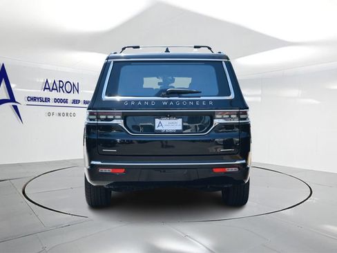 Used 2022 Jeep Grand Wagoneer Series III AWD/4WD image 3