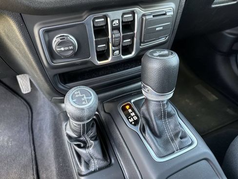 Used 2025 Jeep Wrangler Unlimited Sport AWD/4WD image 26
