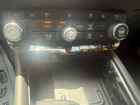 Used 2023 Dodge Durango R/T AWD/4WD image 14