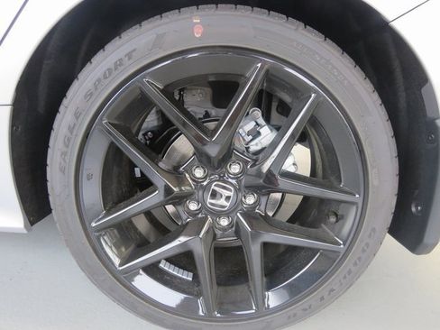 Used 2024 Honda Civic Sport image 29