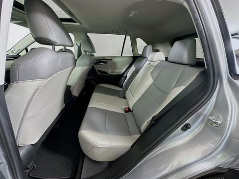 Certified 2019 Toyota RAV4 XLE Premium FWD image 24