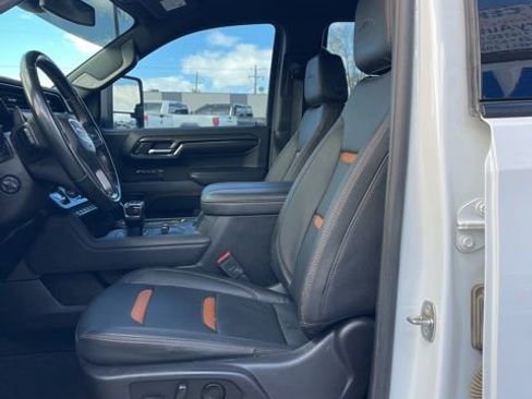 Used 2024 GMC Sierra 1500 AT4 image 32