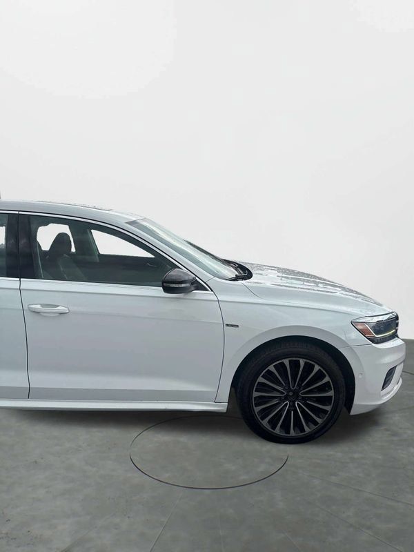 Used 2022 Volkswagen Passat 2.0T FWD image 27