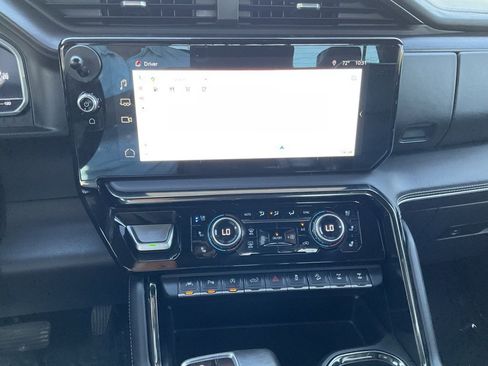 Used 2022 GMC Sierra 1500 AT4X image 14