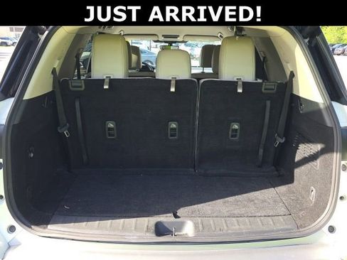 Used 2023 Nissan Pathfinder SL AWD/4WD image 8