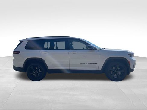 Used 2022 Jeep Grand Cherokee L Limited w/ Black Appearance Package AWD/4WD image 3