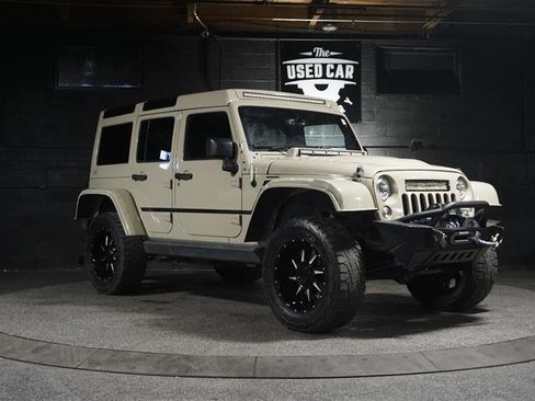 Used 2018 Jeep Wrangler Unlimited Rubicon w/ Connectivity Group image 8