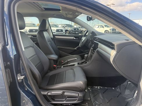 Used 2022 Volkswagen Passat 2.0T SE image 28