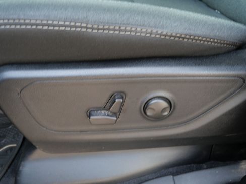 Used 2025 RAM 1500 Big Horn AWD/4WD image 23