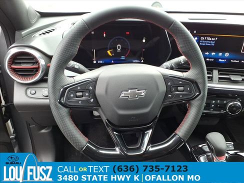Used 2025 Chevrolet Trax RS w/ Driver Confidence Package image 7