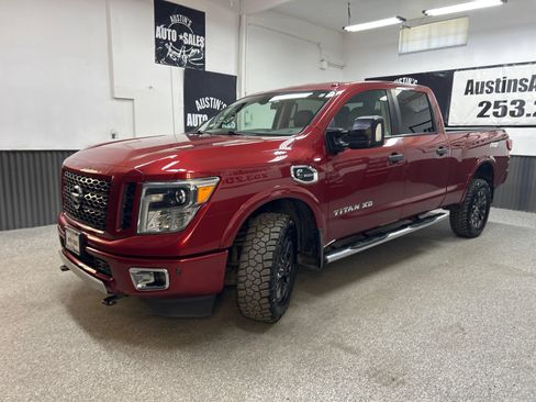 Used 2016 Nissan Titan PRO-4X AWD/4WD image 3