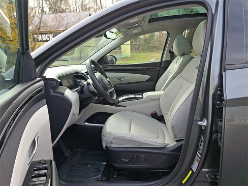 Used 2022 Hyundai Tucson Limited image 13