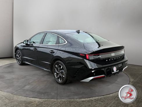 Used 2025 Hyundai Sonata SEL FWD image 5