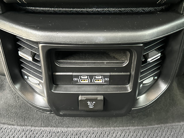 Used 2023 RAM 1500 Laramie AWD/4WD image 18