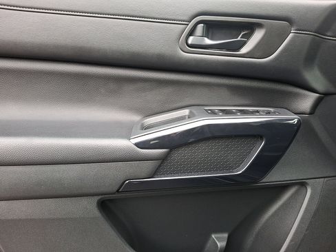 Certified 2024 Nissan Pathfinder S image 12