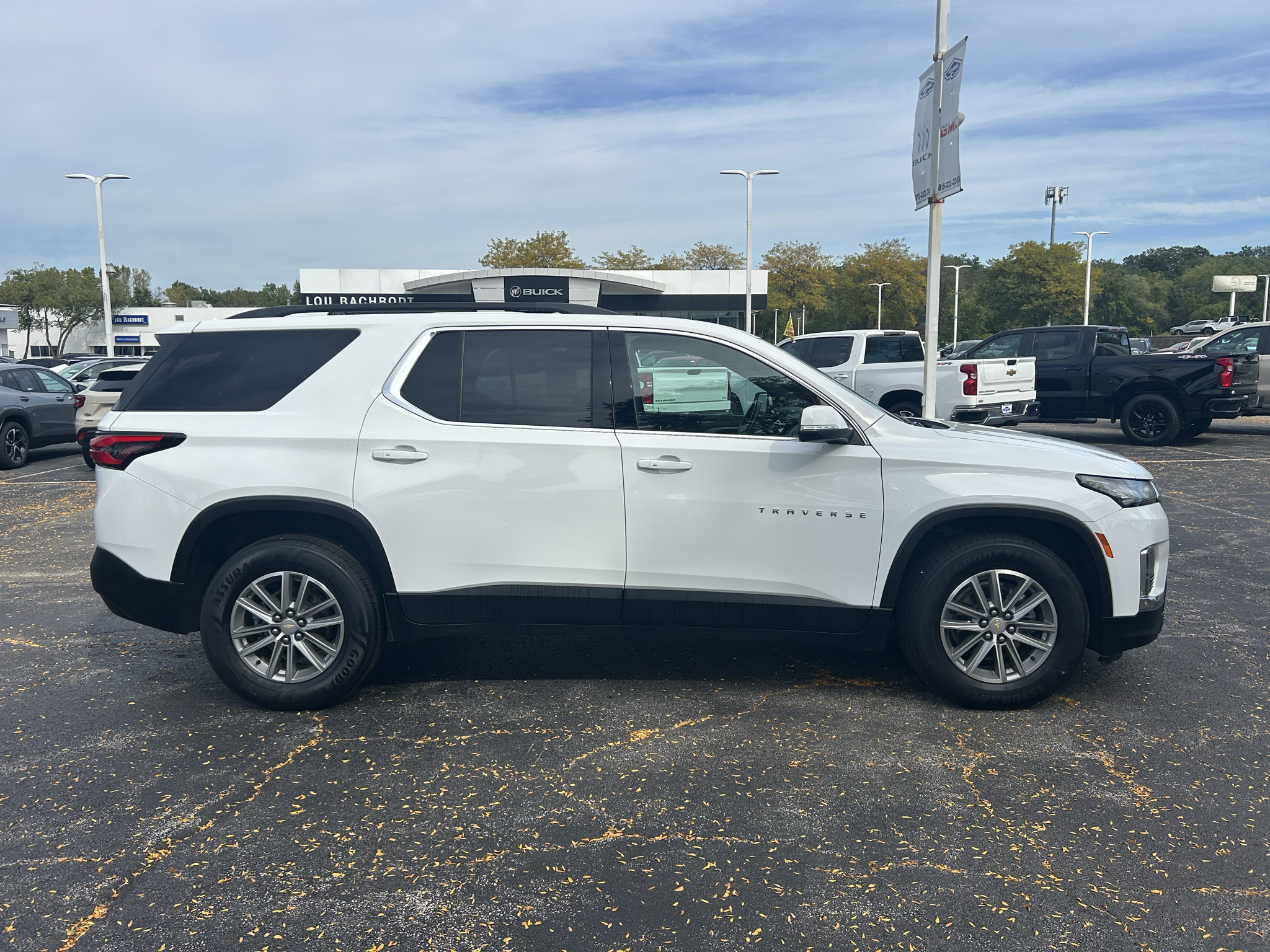 Used 2022 Chevrolet Traverse LT AWD/4WD image 8