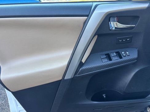 Used 2014 Toyota RAV4 Limited image 16