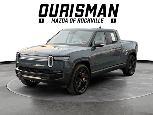 Used 2025 Rivian R1T Premium Tri AWD/4WD image 2