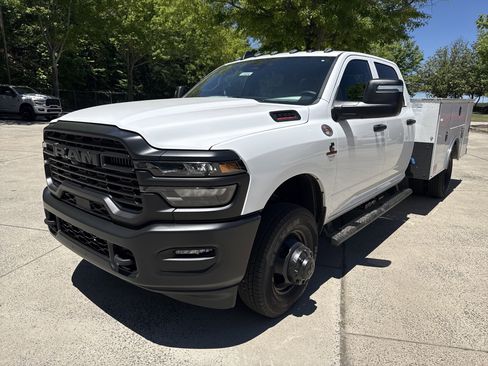 New 2026 RAM 3500 Tradesman AWD/4WD image 4