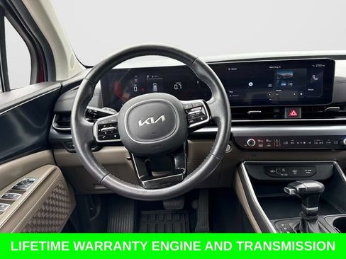 Used 2025 Kia Carnival FWD image 18