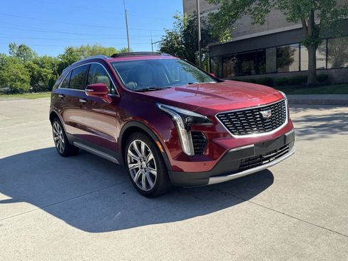 Used 2019 Cadillac XT4 Premium Luxury w/ Enhanced Visibility Package AWD/4WD image 12