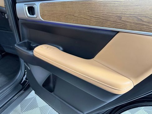 Used 2025 Hyundai Santa Fe Limited image 34