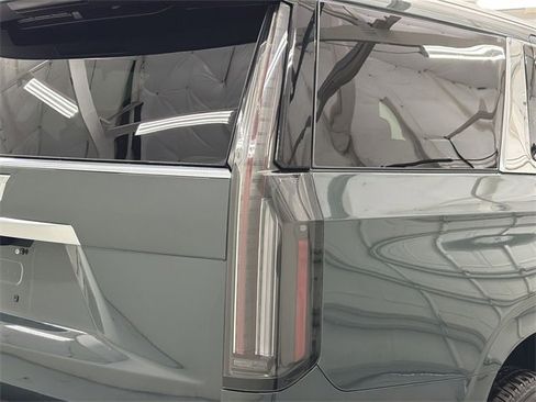 New 2026 Cadillac Escalade Luxury image 16