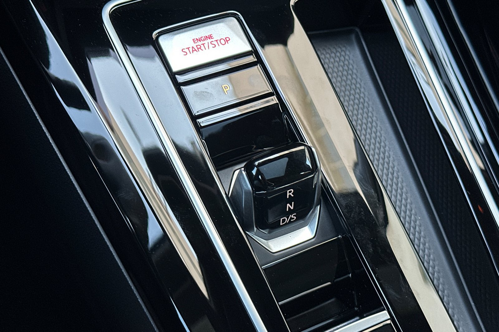 New 2026 Volkswagen GTI SE FWD image 20