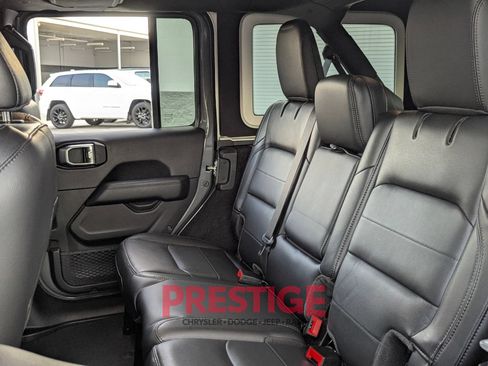 Used 2020 Jeep Wrangler Unlimited Sahara AWD/4WD image 33