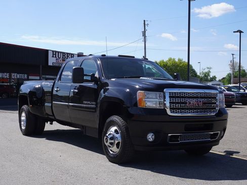 Used 2014 GMC Sierra 3500 Denali w/ Snow Plow Prep Package AWD/4WD image 9