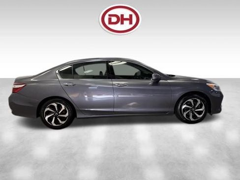 Used 2017 Honda Accord EX-L image 2