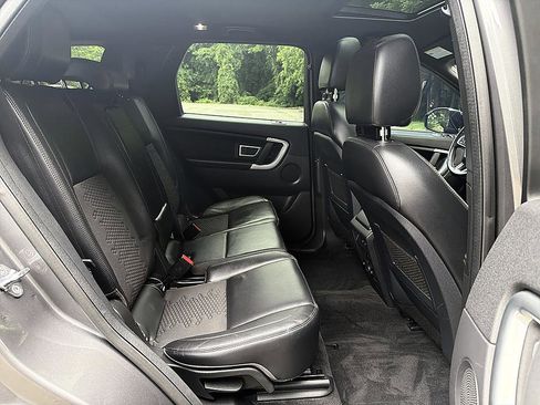 Used 2019 Land Rover Discovery Sport SE AWD/4WD image 21