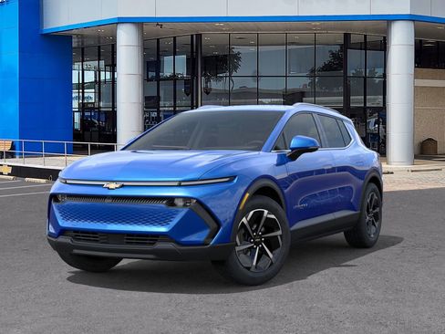 New 2026 Chevrolet Equinox EV LT image 6