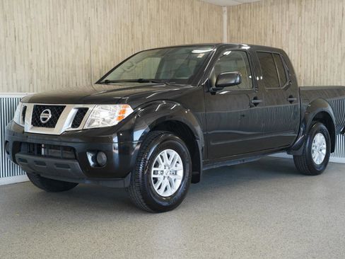 Used 2020 Nissan Frontier SV w/ SV Utility Package AWD/4WD image 4